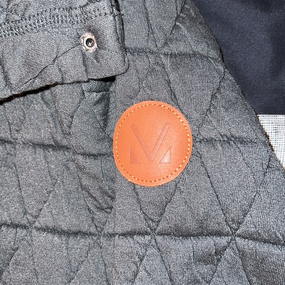 Michelle Mae quilted quarter button small - Picture 3 of 6